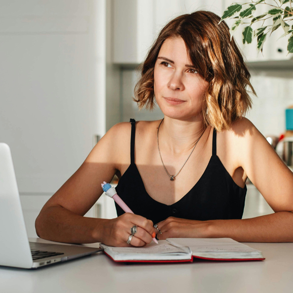 mujer en SLA Academy